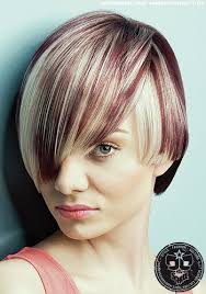 Braune auf strahnen blonde haare. Frisuren Bilder Rote Und Blonde Strahnen In Lassigem Bob Frisuren Haare