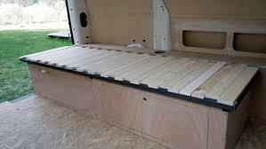 De manière générale, vous pouvez bien aménager votre utilitaire renault kangoo, de façon à satisfaire les besoins de votre métier. 1329674260 22 Coffre Lat Ral Gauche Jpg 640 361 Pixels Lit Peigne Camion Amenager Van Amenage