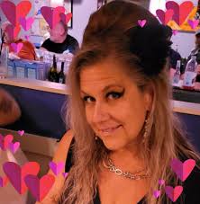 Follow this beginner arm workout 3 times a week and you will feel a  difference within weeks. Make sure you combine it with a healthy diet