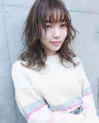 最新 指原莉乃の髪型は 女子の憧れ さっしーヘアを解説 bangs バングス ヘアスタイリング 髪型 ミディアムヘア