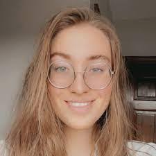 Lori Carley's Instagram, Twitter & Facebook