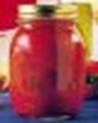 En plus, comme dans toutes les recettes fait maison, vous savez ce que vous mettez dedans et j'écume alors la confiture si besoin et je la verse immédiatement dans mes pots en les remplissant au maximum. Peut On Steriliser Une Sauce Maison Dans Des Pots De Confiture De Recup Conservation Journal Des Femmes