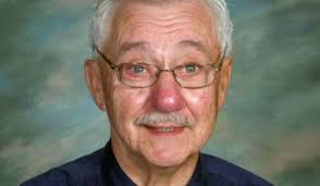 St. Paul teacher leads eighth-graders