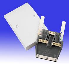 For a maximum of 40 amps, you'll need a wire. 45 Amp Dual Appliance Cooker Outlet Plate Scolmore Prw217