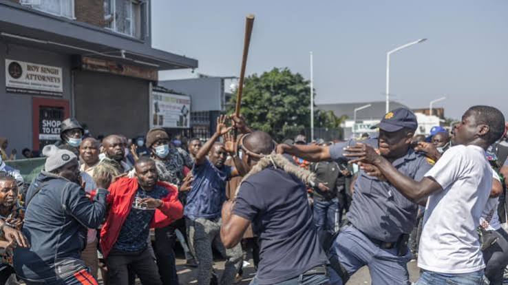 Violence erupts at S.Africa anti-migrant protest