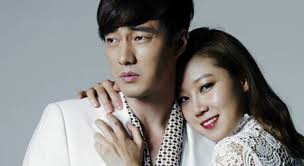 Decided to watch The Secret Life of my Secretary, looking for little  romance after the heavy stuff I have been watching. With Kim Young-kwang  and Jin Ki-joo I wasn't disappointed. It was