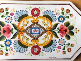 I went to walmart, the only store in town that has this type sewing stuff, and they didn't have a tracing wheel. Rosemaling Patterns To Trace Https Www Sofn Com Wp Content Uploads 2018 11 Cs4 11 Pdf Sketch Your Rosemaling Design Onto Plain Brown Wrapping Paper And Tape The Pattern To