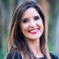 Heidi Benton's Instagram, Twitter & Facebook