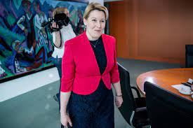 Franziska giffey hat am 24. Berliner Senat Giffey Hat Vorsatzlich Abgeschrieben