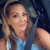 Lenore Michaels's Instagram, Twitter & Facebook