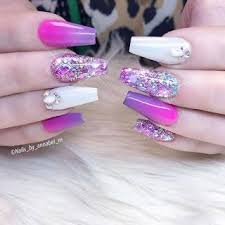 Para comenzar hacer con cada paso un diseño lo primero que tienes que tener en claro es saber que tipo. Pin By Ana Ramirez On Decoracion De Unas Purple Nails Nails Colored Acrylic Nails