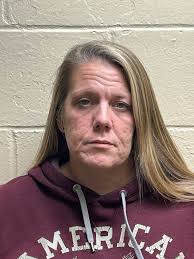 Melissa Hogsten's Instagram, Twitter & Facebook