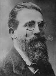 Yesenia Carroll's Instagram, Twitter & Facebook