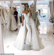Trying on jjshouse wedding dress! Mic S Tabitha Willett Unveils Her Unseen Bridal Gown As She Reflects On 2020 Aktuelle Boulevard Nachrichten Und Fotogalerien Zu Stars Sternchen