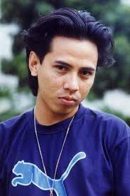 Muzik rock di malaysia meluas sekitar tahun 1980an sehingga akhir 2000an. Dihidang Daging Kuda Babi Ahli Kumpulan Rock Kapak Yang Popular Sekitar Tahun 90an Cerita Pengalamannya Bawang Rangers