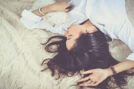 Karena menurut ahli, mimpi datang bulan sering terjadi kepada wanita yang sedang banyak fikiran, cenderung merasa cemas atau takut dengan keadaan saat ini. 7 Arti Mimpi Haid Pertanda Datangnya Rezeki Dan Jodoh