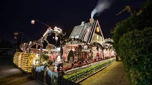 Die perfekte weihnachtsbeleuchtung am haus. Weihnachtsbeleuchtung Am Haus Alles So Schon Bunt Hier Panorama Stuttgarter Nachrichten