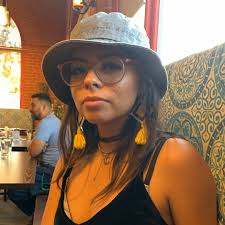 Xochilt Vargas's Instagram, Twitter & Facebook