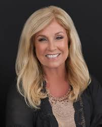 Shark Sense: A Simple yet Powerful Approach to Reach Your Goals: Zartman,  Sharkie: 9798988157809: Amazon.com: Books