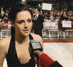 Kristen stewart and robert pattinson. Twilight Breaking Dawn Part 1 Uk Premiere Interviews