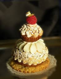 Religieuse Framboise Au Sucre Et Ganache Foisonnee Au Chocolat Blanc Chocolat Blanc Desserts Francais Glace Maison