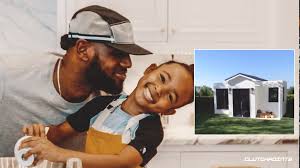 Ft., includes six bedrooms and 11 bathrooms. Lakers Video Lebron James Shows Off New House For Zhuri S Birthday