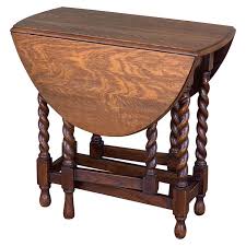 English Drop Leaf Gate Leg Table Of Oak In 2020 Oak Dining Room Table Round Foyer Table Table