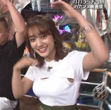 谷まりあ 巨乳の谷間をチョイ見せ 【お宝キャプ画像｜セクシーテレビジョン】