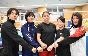 東京五輪ボクシング女子フライ級代表の 並木月海 （２２＝自衛隊）は生まれながらの「格闘サイボーグ」だ。 キック界の神童こと 那須川天心 （２２）とは幼なじみで、４歳で始めた 極真空手 で初対戦。 æ˜¨å¹´éŠ…ã®ä¸¦æœ¨æœˆæµ·ã‚‰5äºº å¥³å­ä¸–ç•Œé¸æ‰‹æ¨©ä»£è¡¨æ±ºå®š Boxing News ãƒœã‚¯ã‚·ãƒ³ã‚°ãƒ‹ãƒ¥ãƒ¼ã‚¹