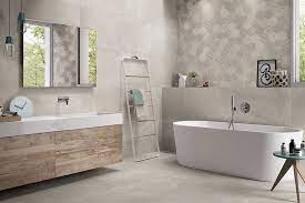Piastrelle bagno di panaria.it disporre le piastrelle del bagno non è solo una questione di tecnica, ma di fantasia.non hai di certo bisogno di un arredatore d'interni per scegliere un'immagine, una forma o un disegno per disporre le piastrelle sulle pareti del tuo bagno. Come Scegliere Le Piastrelle Per Il Bagno Gruppo Cantarini