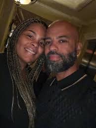 Carrie Chamberlain's Instagram, Twitter & Facebook