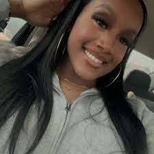 Theresa Geiger's Instagram, Twitter & Facebook