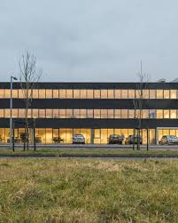 To help make your life easier we created hyundai click to buy which makes shopping and buying a new hyundai, quicker, simpler and safer. Hyundai Engine Europe Service Center Hq Siebold Nijenhuis Architecten Archello