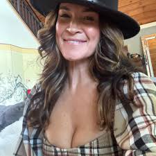 We are cooking up our magic moisturizer. All organic and is useful from  head to toe. If anyone has tried my moisturizer you know what I'm talking  about