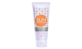 Tabir surya yang diformulasikan untuk kulit wajah kombinasi dan berminyak ini cocok bagi si pemilik kulit berjerawat serta bisa membantu mengurangi cela pada wajah sekaligus tahan air. 14 Sunscreen Untuk Kulit Berminyak Di Bawah Rp150 Ribu Updated 2020 Bukareview