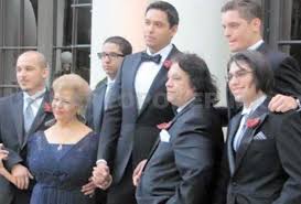 Maybe you would like to learn more about one of these? Hijos De Juan Gabriel Se Pelean