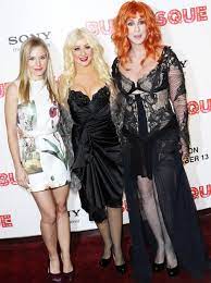 The image measures 3000 * 2000 pixels and was added on 26 november '10. Kristen Bell Christina Aguilera And Cher Burlesque Premiere Heart
