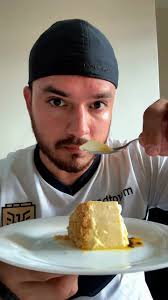 Ahora le hicimos un poco al dulce 🤪. Por qué? Porque para ser antipático  con la azúcar, @pink_cakeec es mi tentación. 😅 , #comida #huecas  #cazadordehuecas