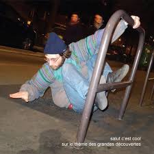 Les membres de salut c'est cool nous ont invités à nous mettre au vert le temps d'une reprise de la gadoue. Salut C Est Cool Maison 2019 Hi Res