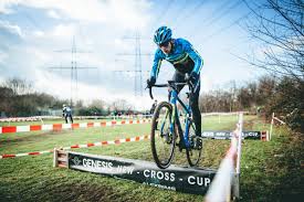Crossiscoming Mit Dem Start Des Weltcups Ist Die Cross Saison Der Profis Endgultig Eingelautet Aber Es Gibt Auch Immer Mehr Hobby Cy Rennen Mitfahren Rennrad