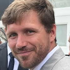 Turning a layoff into packed dance floors: Here's what I've been doing 🎶  Three months ago, my role at The North Face came to a close. Since then,  I've poured a lot