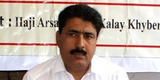 Lawmakers tie Pakistani aid to release of hero doctor