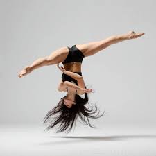 Berani No Handed Cartwheel I Think Thats How U Spell It Fotografia De Danca Danca Ballet Poses De Danca Contemporanea