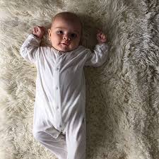 Reality star clamor to see her photos every time she posts an update to social media. Kourtney Kardashian Postet Erstes Bild Von Sohnchen Reign Star Nachwuchs Die Kinder Bilder Der Stars Cosmopolitan