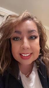 hello to all the group have a very good tuesday take care of yourselves  especially big kisses to you ladies and a handshake to you gentlemen and  always with a smile 😘