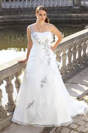 Mit designs, bei denen für jede braut und ihren individuellen stil etwas dabei ist. Brautkleid Aus Der Ladybird Brautmoden Kollektion 2015 Bridal Dress From The 2015 Ladybird Collection Kleider Hochzeit Braut Brautkleid