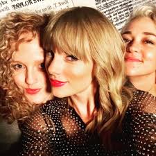 Taylor Swift Reacts to BFF Abigail's Pregnancy Announcement