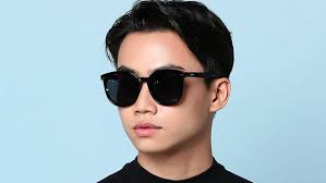 Tự tin khám phá danh sách 10 mẫu mắt kính nam gọng vuông tại Mytour