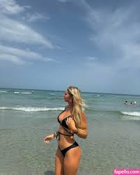 Iris Vallarani  iris.vallaranii Nude Leaked OnlyFans Photo 36 - Fapello