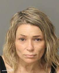 Christine Inge's Instagram, Twitter & Facebook